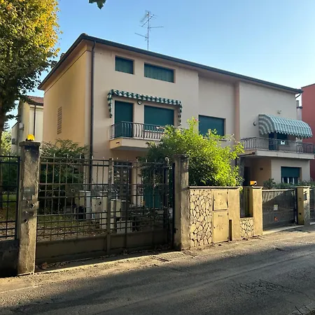 Дом отдыха Centro 4 Persone In Matrimoniale, Piazza E Mezzo E Un Singolo Con Parcheggio Privato Gratuito (adults Only)