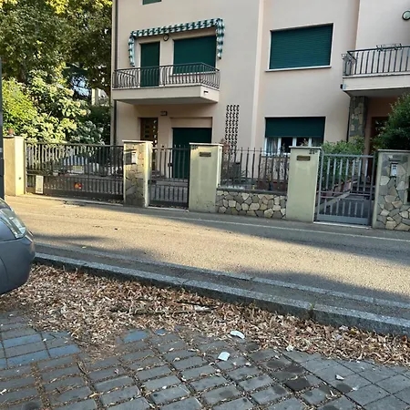 別荘 Centro 4 Persone In Matrimoniale, Piazza E Mezzo E Un Singolo Con Parcheggio Privato Gratuito (adults Only) イーモラ