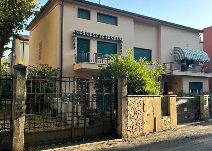 Дом отдыха Centro 4 Persone In Matrimoniale, Piazza E Mezzo E Un Singolo Con Parcheggio Privato Gratuito (adults Only)