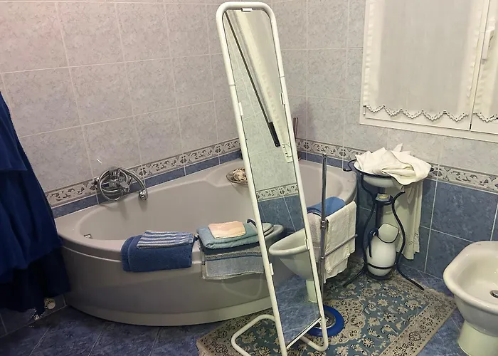 Centro 4 Persone In Matrimoniale, Piazza E Mezzo E Un Singolo Con Parcheggio Privato Gratuito (adults Only) 펜션